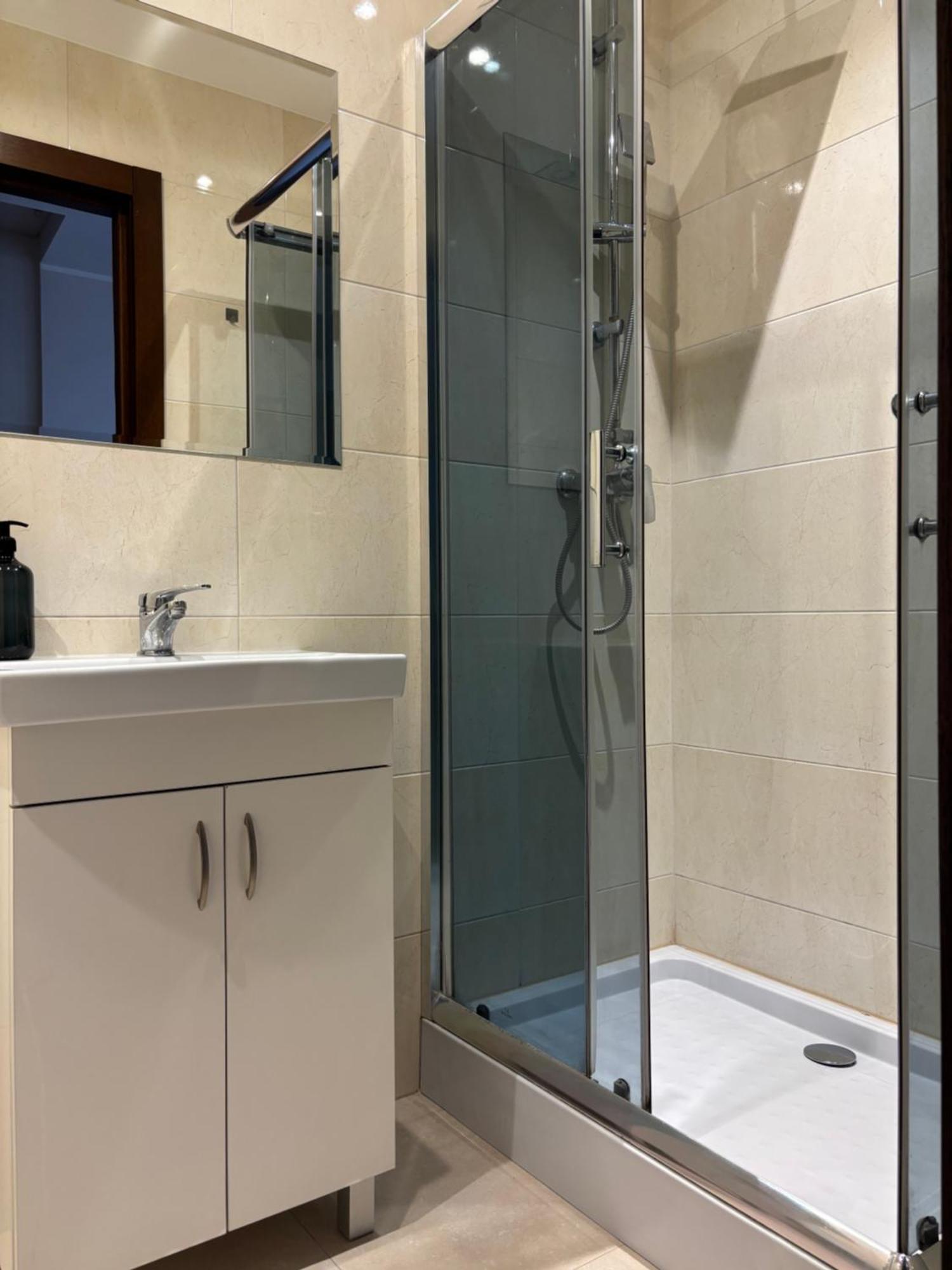 M&A Guest Rooms Lomza Bagian luar foto